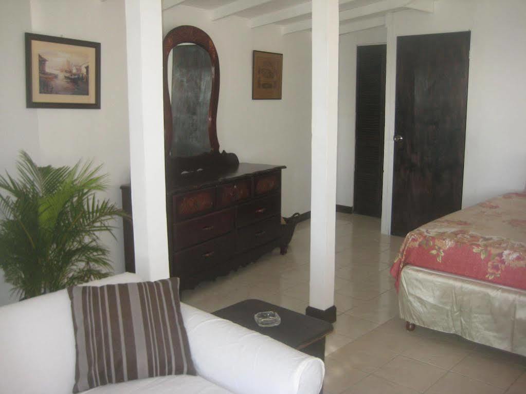 Roots Bamboo Beach Resort Negril Dış mekan fotoğraf